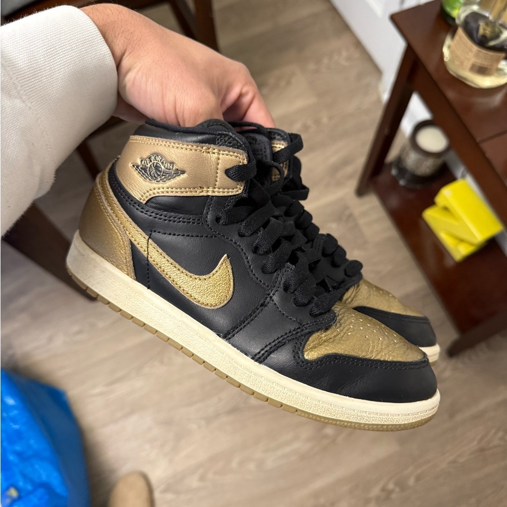 Nike Air Jordan 1 Retro High OG 'Black Metallic Gold' PS SIZE 3Y FD1412-071 USED